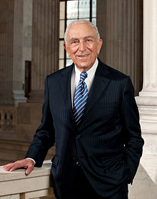 220px-Frank_Lautenberg,_official_portrait,_112th_portrait